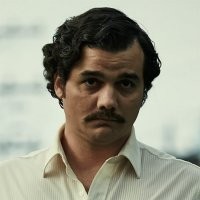 Я не знаю про какого тут Эскобарано в сериале NARCO его один в один сыграл Вагнер Моруа
