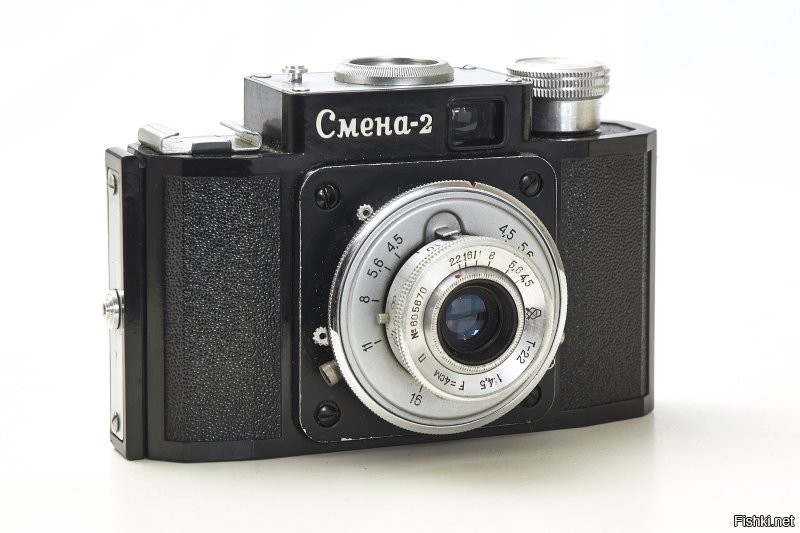 Первый фотоаппарат поддержанный Смена 2, от крестного. Смена 8М уже своя за собственно заработанное как то.