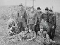 В 1978 году я учился в обувном училище номер 41 в Риге, на улице Кирова 95-а, (сейчас Elizabetes), а в 1979 призвался в Советскую Армию. Служил в ТЕЧ, ВВС, Мончегорск-27, Хотите фотки покажу?