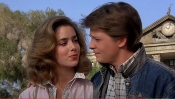 Дженнифер в первой части просто прелесть.
Жаль не продолжила сниматься.