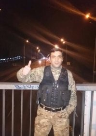 С флагом не воюют, но все таки ... 

Азербайджанцы, воюющие на стороне ВСУ, взяли в плен и расстреляли российских военнослужащих.

"Любитель" убивать русских, азербайджанец Эльман Иманов на камеру поиздевался над русским пленным.

Напомним, что на стороне Украины действует тюркский батальон "Туран", в рядах которого воюют в том числе азербайджанцы. Однако это не мешает Азербайджану называться "союзником" России.