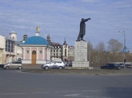 Вот тебе дороги в Томске. А свинья везде грязь найдет.