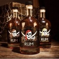 Сальма... хто? Гунди? У их, у пиратов, соус хороший был, под энтот соус не то што Сальму Гунди, Индиру Ганди сожрать можно.