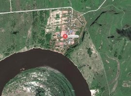 Берег закреплять надо было. Речка и дальше будет отбирать сушу.
Прошу обратить внимание на говор в глухой провинции - спокойный, без матов и междометий обезьяньих, которые обязательно были бы в ролике современного дзенщика.