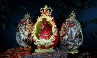 А чем они хуже яиц Фаберже? Ещё и дешевле.