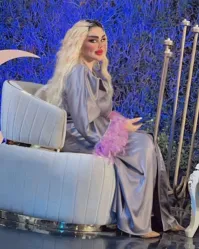 Чтоб в БУРе сгнить мне, начальник, если лгу,
Но если б ночью эту морду паразита
Поставить с моей жопой на углу,-
Все заорали бы, что это два бандита.