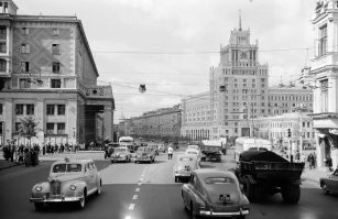 прикольно, еще Садовую-Триумфальную в тоннель не убрали и просто перекресток с Тверской