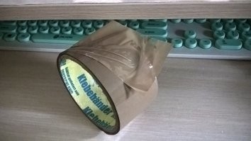 И обрезать ничего не надо, и никаких невидимок.