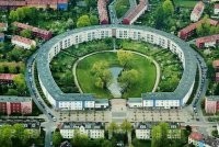 Вот это классно конечно, жаль что европа. Ни шашлычки туда не выйти пожарить, ни покупаться в озере.
