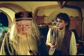 Художник искусно совмещает советское и голливудское кино