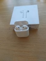 Может они, объевшись наркоты, в жопу их вставляли и потом выкинули, а какой то нищий долпайоп их подобрал.