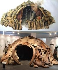 Обожаю исторические артефакты у которых есть история!!!
Но на счёт хохлов, я бы поспорил!!!
"Являются одними из самых старых убежищ, построенных доисторическим человеком"   
СЕРЬЁЗНО???
Про Кастёнки не кто не слышал???
Там стоянки датируемые от 37 до 13 тыс. лет назад (верхний палеолит)!!!