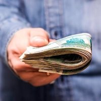 В Москве таджик шантажировал девушку и её родственников интимными фото, требуя вернуть деньги за свидание