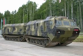 Витязь ДТ-30
Пройдёт там где Волки срать боятся!!!
Лучше него по проходимости НИЧЕГО НЕТ!!!
Сколько жрёт дизеля лучше не говорить