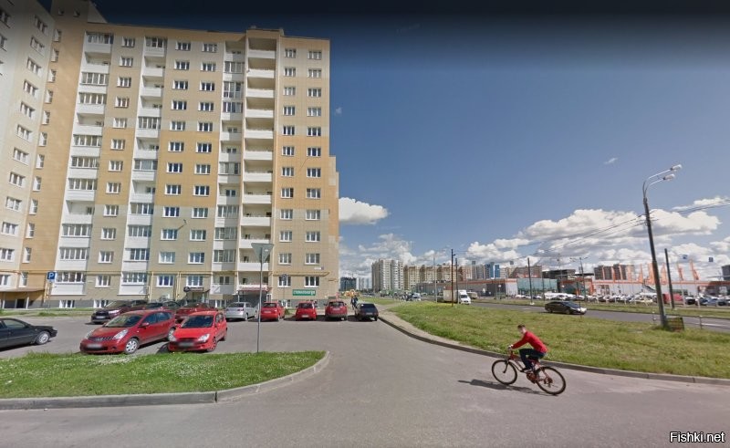Ну вот Тверь. Первая попавшаяся картинка из Гугломапа.

И новостройки, и хрен отличишь от кучи подобных новых кварталов в самых разных городах России.