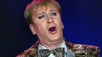 Вроде, в левом. )