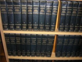 Вот коллекции, которые были у многих, но почти никто их так ни разу и не прочёл. Годились для заначки от жены и тёщи.