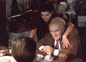 -Мне кажется, что этот фраерок чего-то попутал