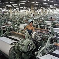 После того как завод засыпал появлялись мы из всех микрошей и Аксаев 1-2-3 перебирались через забор и воровали втыкалки , эта хрень была на роллах и ими классно было играть лучше чем с ножами :) правда один раз похищение не удалось , сторожа оказались проворней :) короче жопы у всех болели , так всыпали по самое не могу .