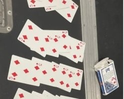 Но не "очко" обычно губит, а к четырем бубновым пятеркам пятая)))