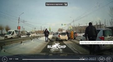 Чудак в центре фото из Гуантанамо что ли сбежал в РФ?