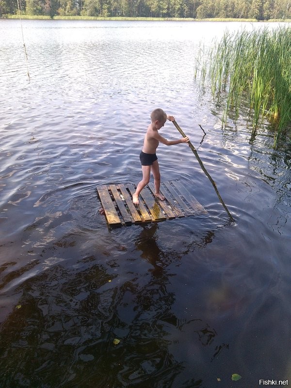 вот так мой малой на Рогознянском озере рассекал