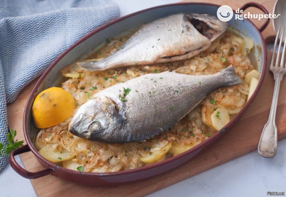 А Dorada - рыбка такая есть в Средиземном море. Вкусная.
И еще пиво испанское есть тоже Dorada. Как раз к этой рыбке.