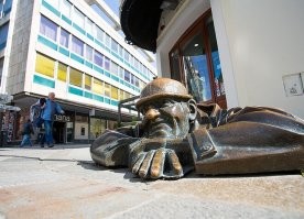 В Омске не был, не видел. Но вот в Братиславе даже познакомисля