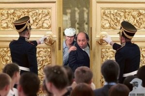 Успех и опасность вошли в чат. Очень серьезные мужчины, которым лучше не улыбаться
