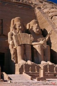 Статуи, которые запели после землетрясения