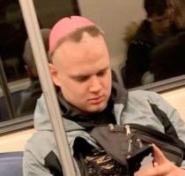 Успех и опасность вошли в чат. Очень серьезные мужчины, которым лучше не улыбаться