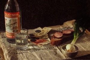 пфф.. заморачиваться с пластмассой.. у нас проще, повесь такой натюрморт и аппетит как будто бы быка съесть хочется