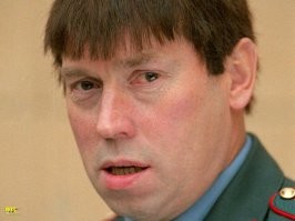 Это походу его кот)