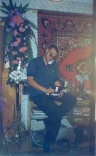 1. Понты, у меня тоже есть такая)