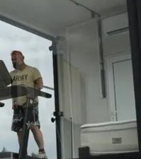 Там есть санузел.