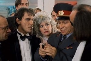 СМИ: после похорон Юдашкина у Аллы Пугачёвой пропали часы