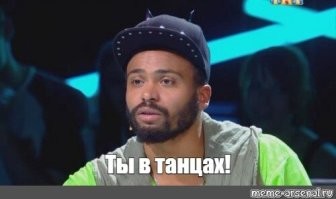 Пёс удивил кота необычной техникой боя