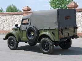 И что? Приличный по размерам фургон и всего лишь 21 мелкая китаянка (правда, с баулами)))

У нас все зрители ошалели, когда из обычного ГАЗ69 перед столовой вылезло 19 солдатиков + один водитель.  г.Мирный, 1971г.