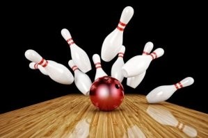 Участник велогонки случайно спровоцировал массовый завал