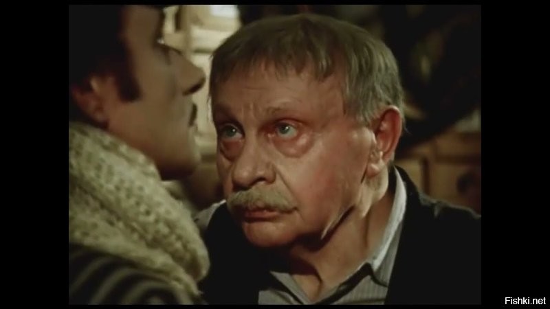 Время было неспокойное, хрензнает, что и когда может понадобиться.. 
Я вот сейчас тоже начал консервы коллекционировать, а параллельно подвал в сарае углубляю, пол забетонировать надо, а то сыровато.
