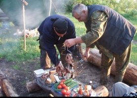 А зачем для шашлыков нужна дача? 

Выехал с парой ночевок на природу... Красота! 

Главное, срач за собой не оставлять!