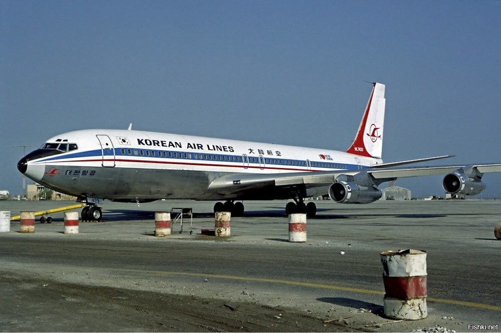 Пассажирский авиалайнер Boeing 707-321B, совершавший рейс по маршруту Париж—А...
