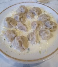 Это пельмени с дошираком. Очень вкусно и сытно!