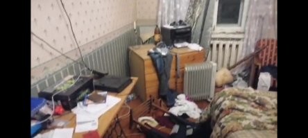 Ну песни, это меньше, что может произойти в ваше отсутствие... Я уезжал на день в город. Вернулся вечером... Было ощущение, что в квартире неделю бесновалась стая бешеных енотов.