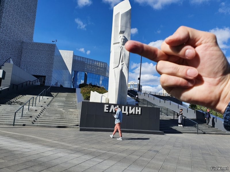 «Грязь, мерзость и предательство»: Никита Михалков захотел закрыть «Ельцин-центр»