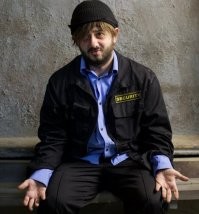 Пустишь - накажет начальство. 
Не пустишь - накажут органы. 

"Куда бедному податься?" (с)
