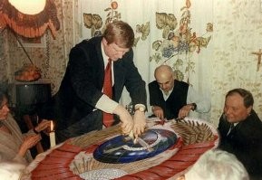 Эту гниду,  Гайдар  давно уже поджидает в аду.