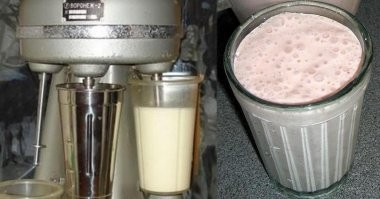 Мне мама когда мне было 9 лет, коктейль молочный покупала в магазине "самбери"... Вот такой.