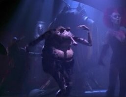 Как выглядят идеальные мужчина и женщина по мнению нейросетей