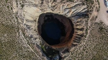 Странно, что Пропасть Святого Петра забыли - Самый большой естественный колодец в Испании.

Это мой пост годичной давности про это.